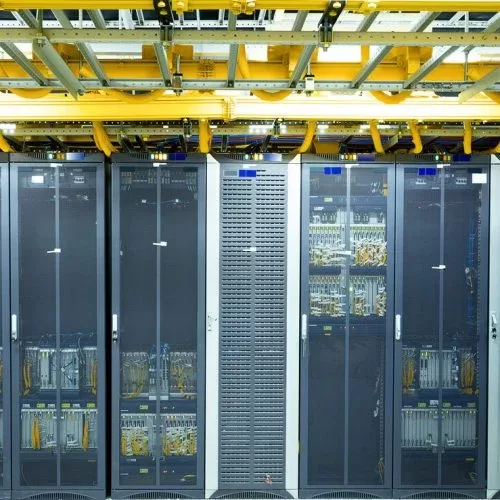 DC Redundancy (1) A image illustrating data center redundancy systems, highlighting backup components for ensuring continuous operation.A image illustrating data center redundancy systems, highlighting backup components for ensuring continuous operation.